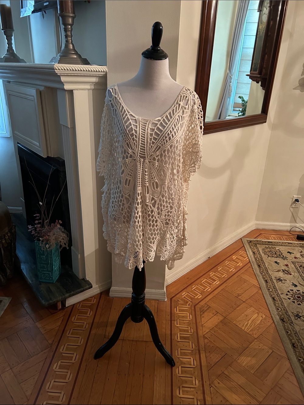 VENUS Cream Crochet Cover-Up Poncho